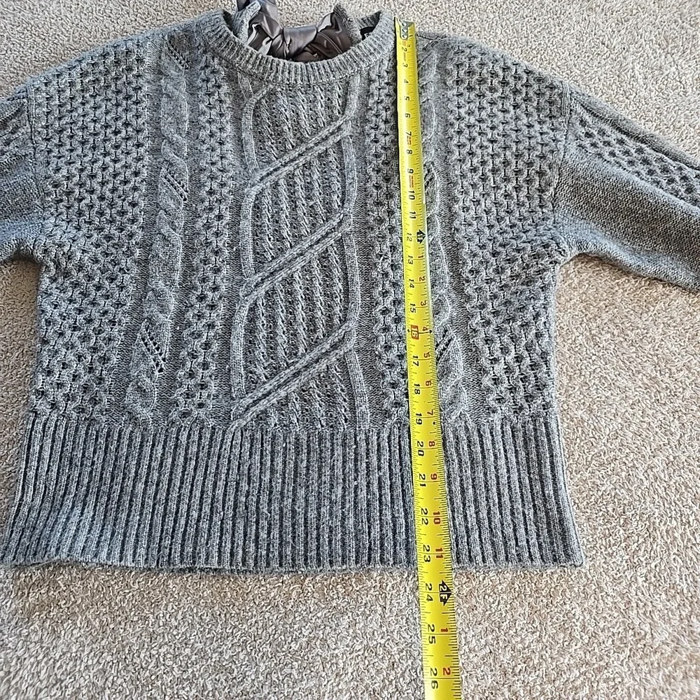Express Gray Cable Knit Satin Bow Tie Back Sweater Crewneck Women's Sz M Cottage
